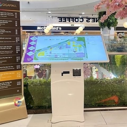 KIOSK tra cứu thông tin COMQ Q-KIOSK 5583TMT