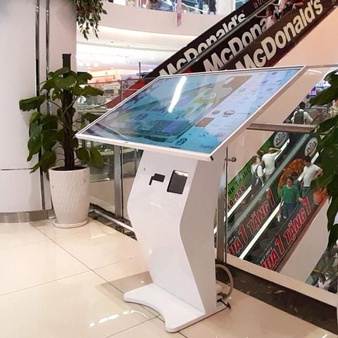 KIOSK tra cứu thông tin COMQ Q-KIOSK 5585TMT