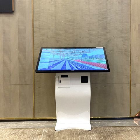 KIOSK tra cứu thông tin COMQ Q-KIOSK 3243TMT